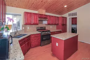 561 San Bernardino Ave, Sugarloaf, CA 92386 - Photo 20