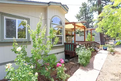 561 San Bernardino Avenue, Sugarloaf, CA 92386 - Photo 4