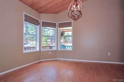 561 San Bernardino Avenue, Sugarloaf, CA 92386 - Photo 22