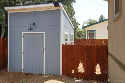 561 San Bernardino Avenue, Sugarloaf, CA 92386 - Photo 12