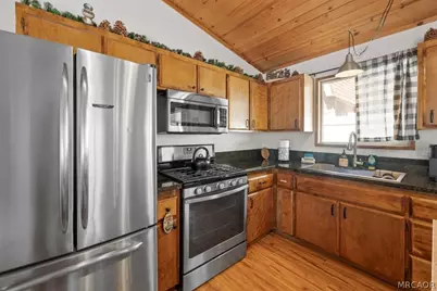 921 Wendy Avenue, Big Bear City, CA 92314 - Photo 6