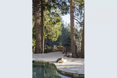 183 Chipmunk Drive, Lake Arrowhead, CA 92352 - Photo 26