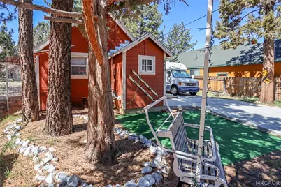 154 Leonard Lane, Sugarloaf, CA 92386 - Photo 6