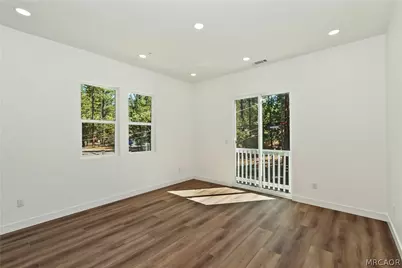 911 Sugarloaf Boulevard, Big Bear City, CA 92314 - Photo 22