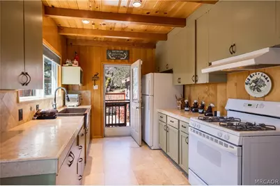 43656 Ridge Crest Drive, Big Bear Lake, CA 92315 - Photo 10