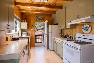 43656 Ridgecrest Dr, Big Bear Lake, CA 92315 - Photo 10