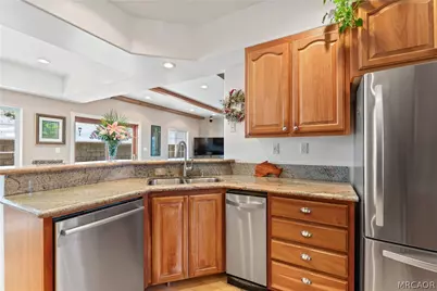 197 Massive Road, Lake Arrowhead, CA 92352 - Photo 14