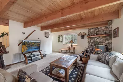 143 Santa Barbara Avenue, Sugarloaf, CA 92386 - Photo 4