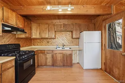 598 Maple Lane, Sugarloaf, CA 92386 - Photo 12