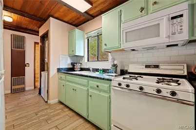 43132 Grizzly Road, Big Bear Lake, CA 92315 - Photo 12