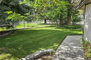 332 W Meadow Ln, Big Bear City, CA 92314 - Photo 4