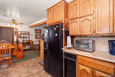 332 W Meadow Lane, Big Bear City, CA 92314 - Photo 10