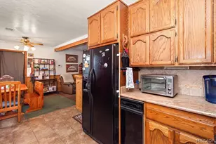 332 W Meadow Ln, Big Bear City, CA 92314 - Photo 10