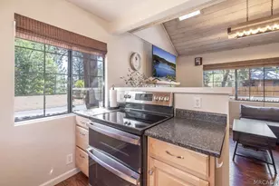 562 Wabash Ln, Sugarloaf, CA 92386 - Photo 6