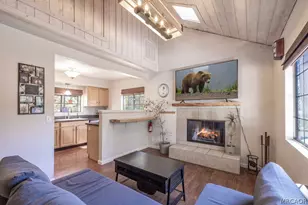 562 Wabash Ln, Sugarloaf, CA 92386 - Photo 4