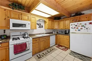 195 Vista Ln, Sugarloaf, CA 92386 - Photo 14