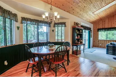 196 B Lane, Lake Arrowhead, CA 92352 - Photo 12