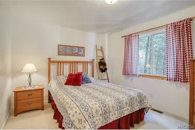 196 B Lane, Lake Arrowhead, CA 92352 - Photo 28
