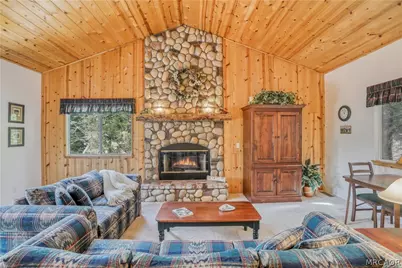 196 B Lane, Lake Arrowhead, CA 92352 - Photo 4