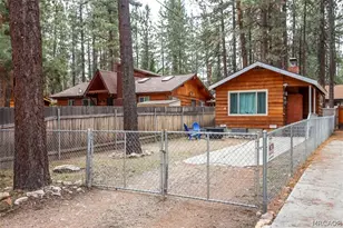 816 W Rainbow Blvd, Big Bear City, CA 92314 - Photo 1