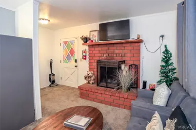 816 W Rainbow Boulevard, Big Bear City, CA 92314 - Photo 4