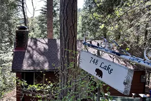 748 Lake Dr, Lake Arrowhead, CA 92352 - Photo 1