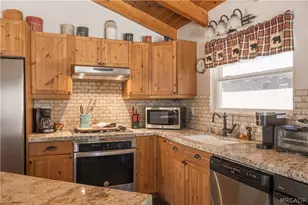 696 Lupin Ln, Big Bear Lake, CA 92315 - Photo 12