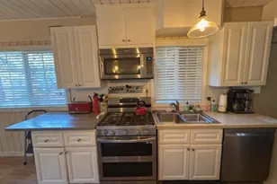 33436 Bluebird Dr, Green Valley Lake, CA 92341 - Photo 4