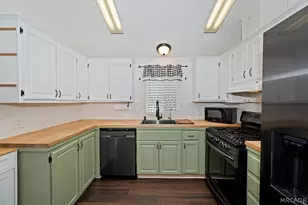 391 Montclair Dr, Big Bear City, CA 92314 - Photo 14