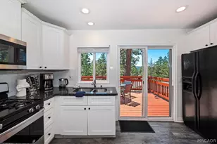 490 Vista Ln, Big Bear Lake, CA 92315 - Photo 14