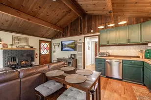 212 Moreno Ln, Sugarloaf, CA 92386 - Photo 8