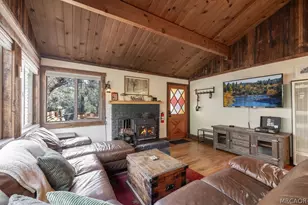 212 Moreno Ln, Sugarloaf, CA 92386 - Photo 6