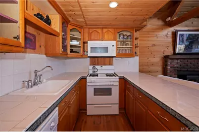 697 Villa Grove Avenue, Big Bear City, CA 92314 - Photo 8