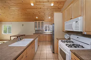 248 Whipple Dr, Big Bear City, CA 92314 - Photo 12