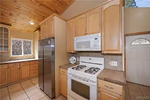 248 Whipple Dr, Big Bear City, CA 92314 - Photo 14