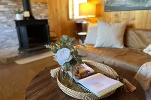 1014 Cherokee St, Fawnskin, CA 92333 - Photo 14