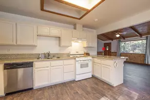 252 Riverside Ave, Sugarloaf, CA 92386 - Photo 10