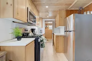 298 Maple Ln, Sugarloaf, CA 92386 - Photo 6