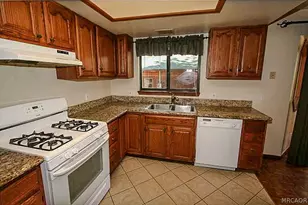 337 Maple, Sugarloaf, CA 92386 - Photo 2