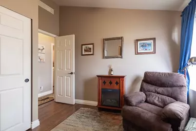 1035 W Fairway Boulevard, Big Bear City, CA 92314 - Photo 22