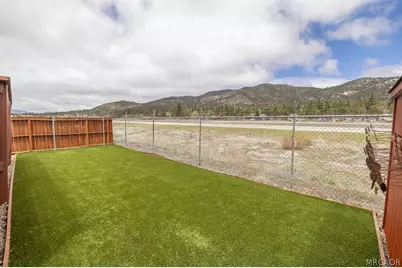 1035 W Fairway Boulevard, Big Bear City, CA 92314 - Photo 34