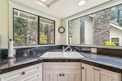 653 Brentwood Drive, Lake Arrowhead, CA 92352 - Photo 18
