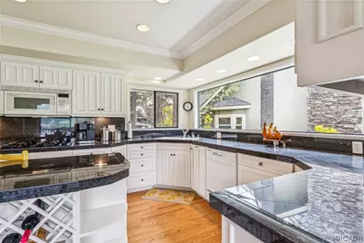 653 Brentwood Drive, Lake Arrowhead, CA 92352 - Photo 16