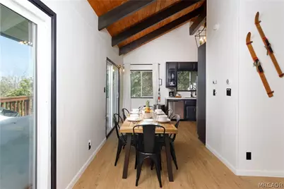 825 Lake View Lane, Twin Peaks, CA 92391 - Photo 12