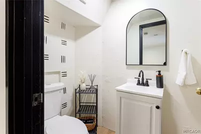825 Lake View Lane, Twin Peaks, CA 92391 - Photo 28
