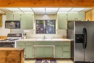 42962 Dogwood Dr, Big Bear Lake, CA 92315 - Photo 10