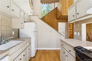27821 Peninsula Dr N, Lake Arrowhead, CA 92352 - Photo 10