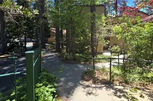 27821 Peninsula Dr N, Lake Arrowhead, CA 92352 - Photo 4