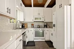 316 Pioneer Rd, Lake Arrowhead, CA 92352 - Photo 8