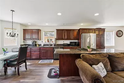 879 Spruce Lane, Sugarloaf, CA 92386 - Photo 10